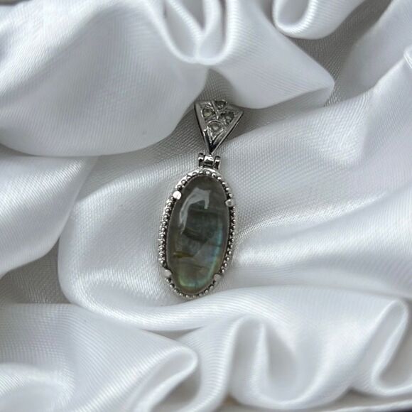 NIB Malagasy Labradorite & Peridot Solitaire Pendant, Stainless Steel Necklace - Picture 8 of 12